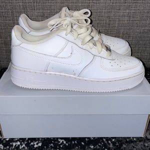 White Airforce 1s